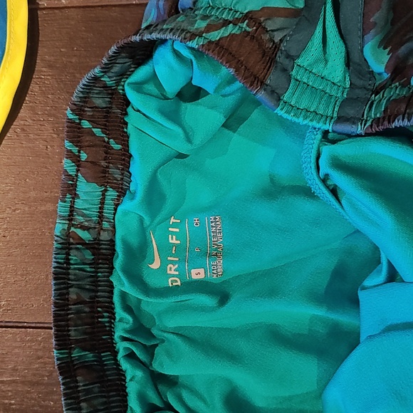 5 pair Nike Dri fit shirts size Small - Picture 3 of 16